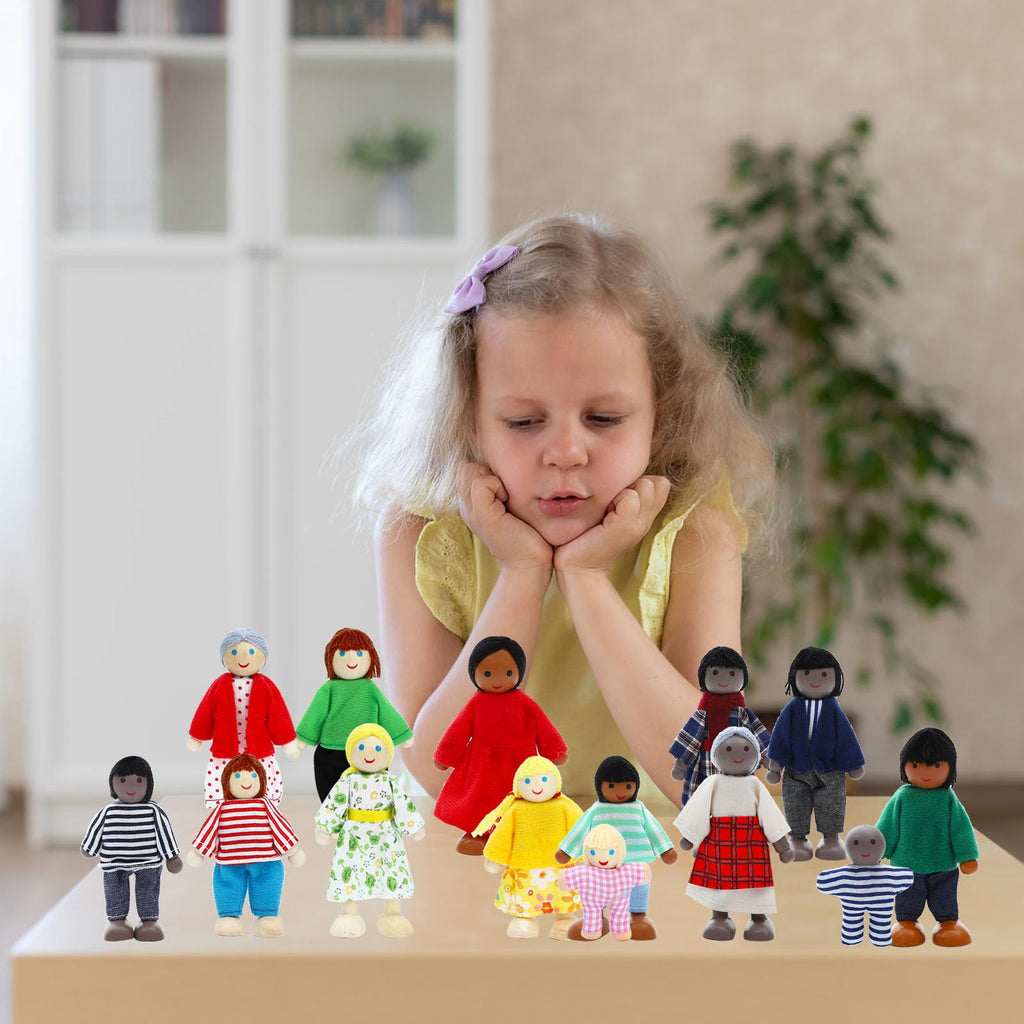 Wooden Dollhouse Family Set 23 Pieces N4102